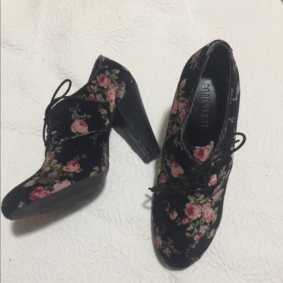Forever 21 Shoes - Forever21 floral oxford chunky heel size 7